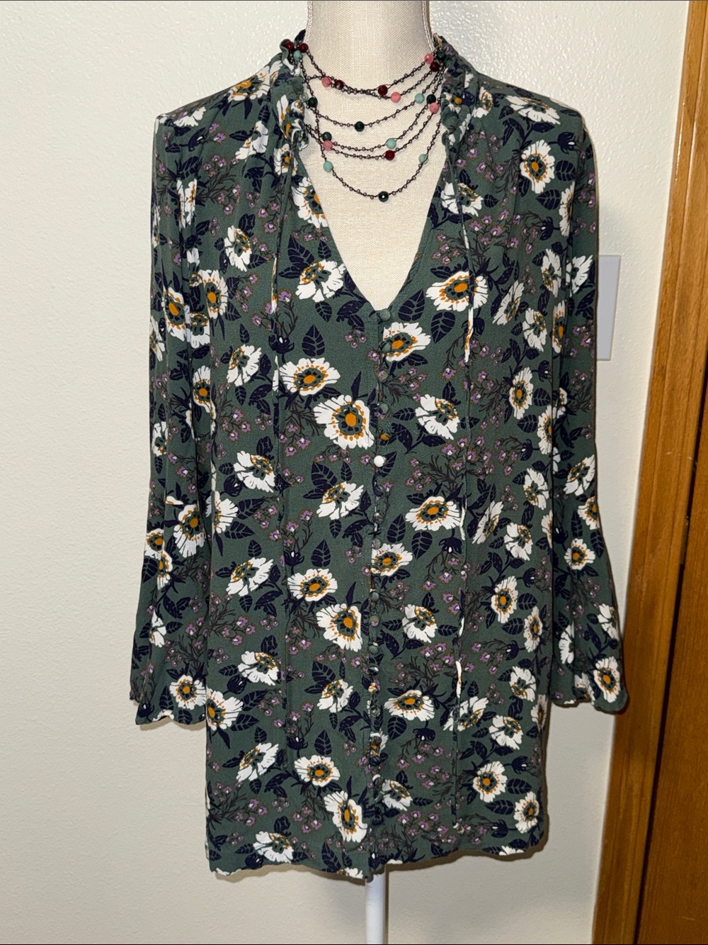 Free People Floral V-Neck Long Sleeve Top — Olive Green size Large